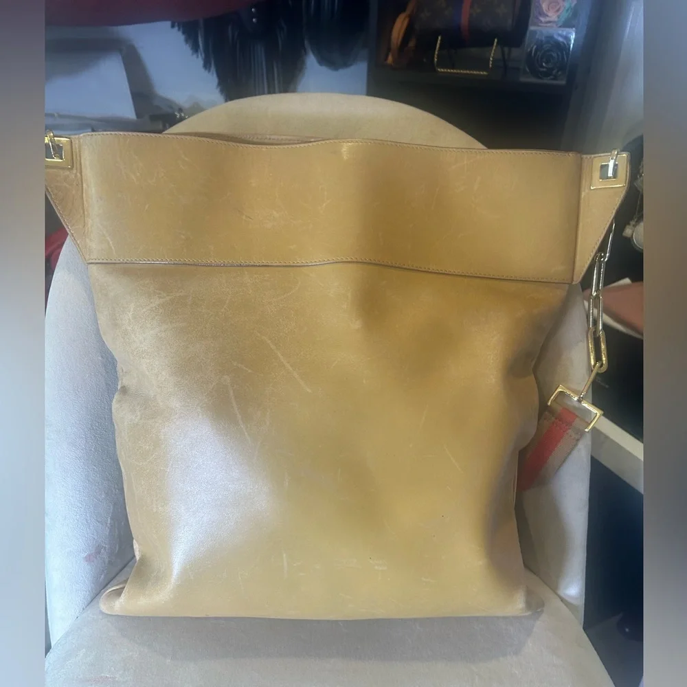 🩷 GUCCI  CROSSBODY RARE! 🩷 - Picture 2 of 16